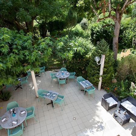 Hotel Le Lion d'Or à Manzac-sur-Vern Extérieur photo
