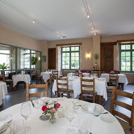 Hotel Le Lion d'Or à Manzac-sur-Vern Extérieur photo