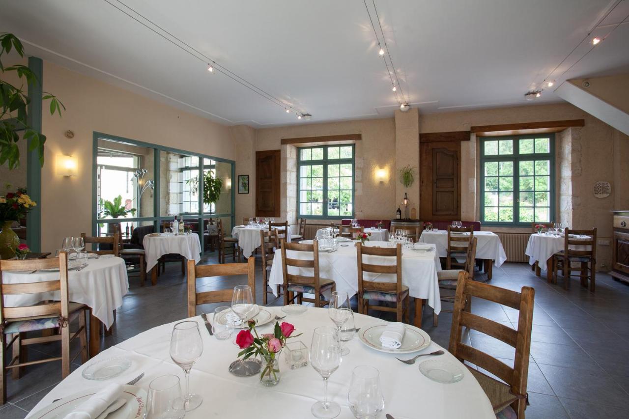 Hotel Le Lion d'Or à Manzac-sur-Vern Extérieur photo