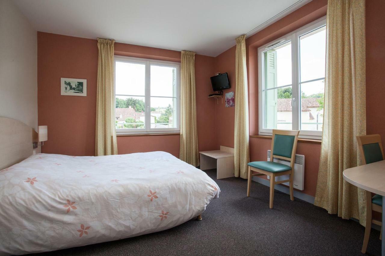 Hotel Le Lion d'Or à Manzac-sur-Vern Extérieur photo