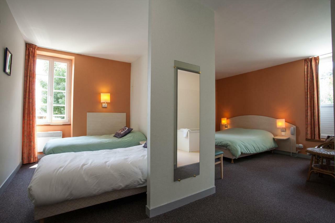Hotel Le Lion d'Or à Manzac-sur-Vern Extérieur photo