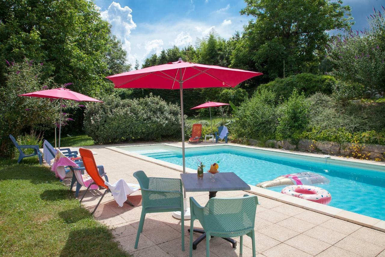 Hotel Le Lion d'Or à Manzac-sur-Vern Extérieur photo