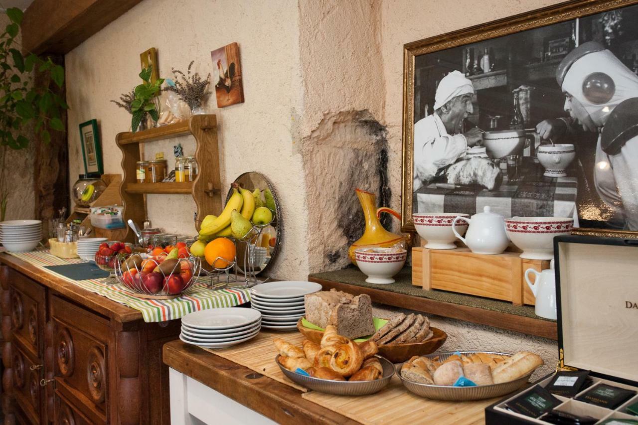 Hotel Le Lion d'Or à Manzac-sur-Vern Extérieur photo