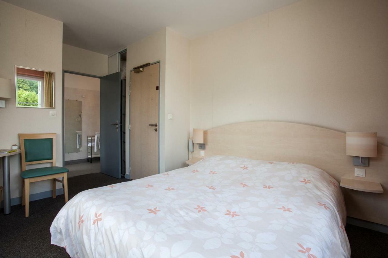 Hotel Le Lion d'Or à Manzac-sur-Vern Extérieur photo
