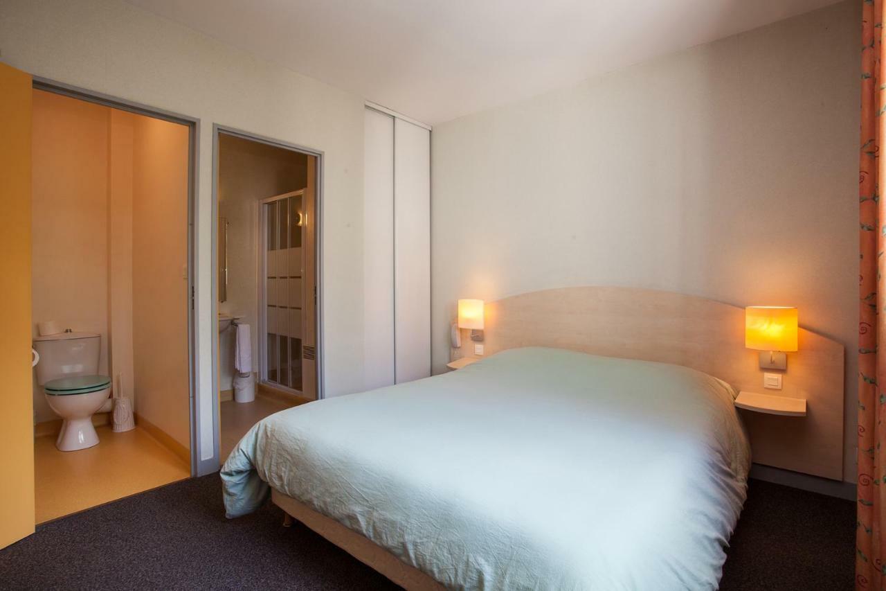 Hotel Le Lion d'Or à Manzac-sur-Vern Extérieur photo