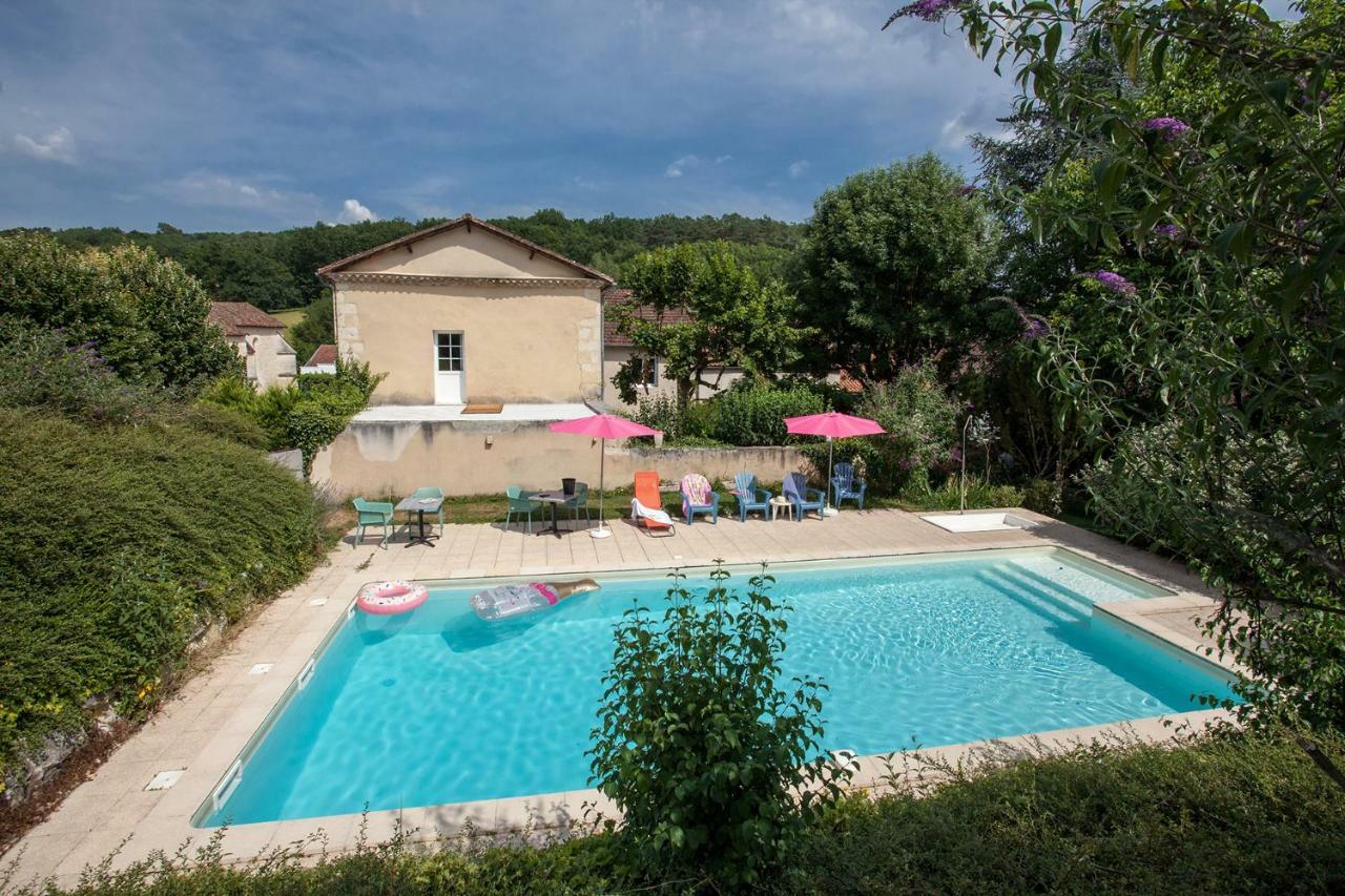 Hotel Le Lion d'Or à Manzac-sur-Vern Extérieur photo