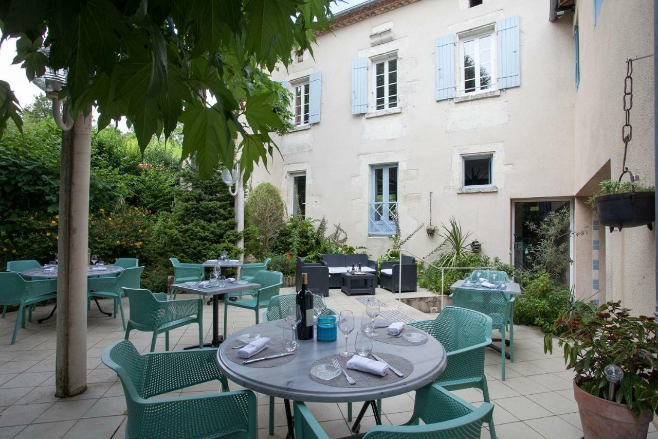 Hotel Le Lion d'Or à Manzac-sur-Vern Extérieur photo