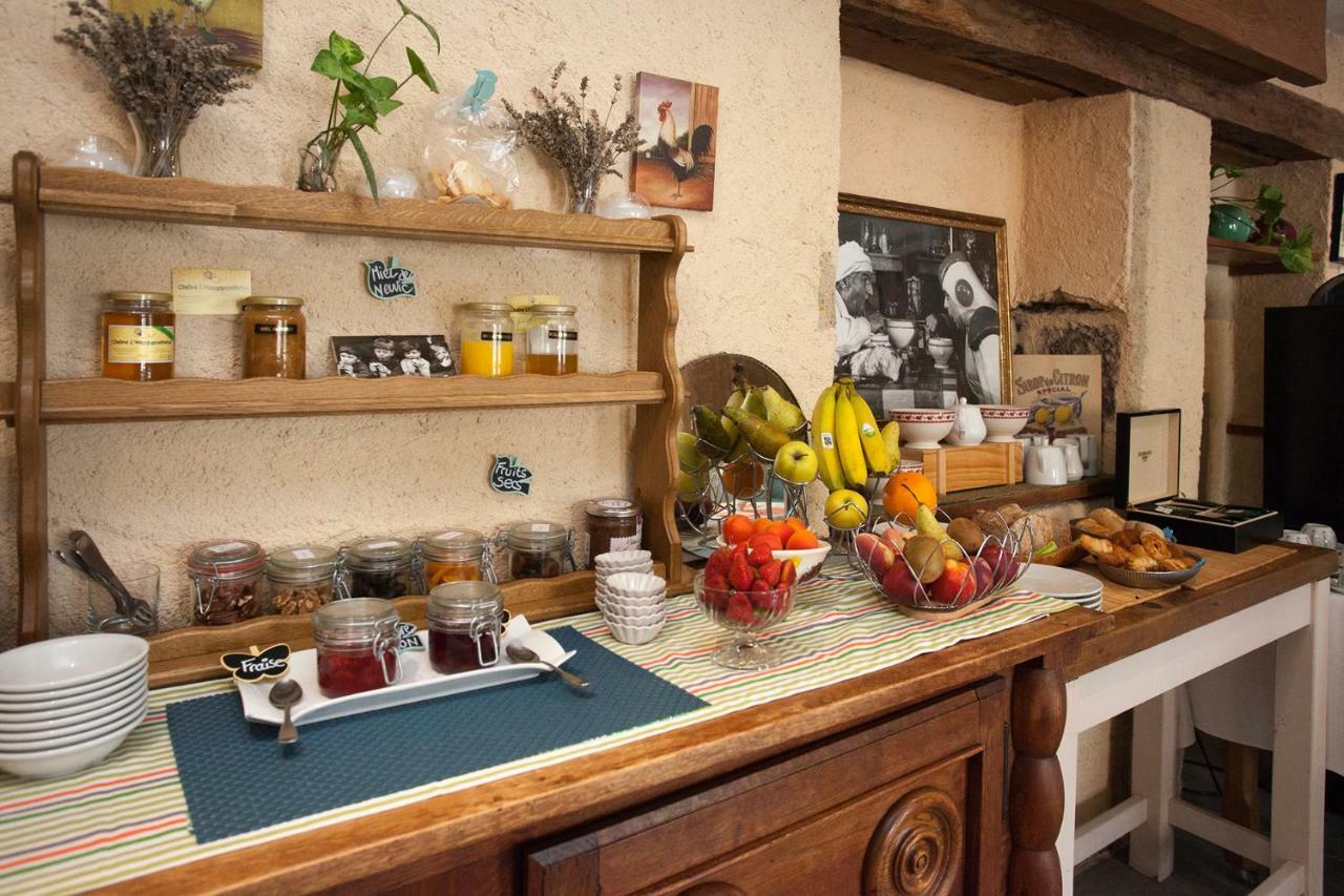 Hotel Le Lion d'Or à Manzac-sur-Vern Extérieur photo