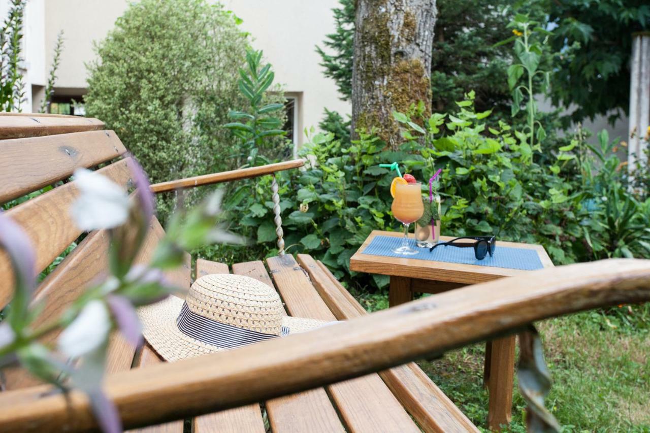 Hotel Le Lion d'Or à Manzac-sur-Vern Extérieur photo
