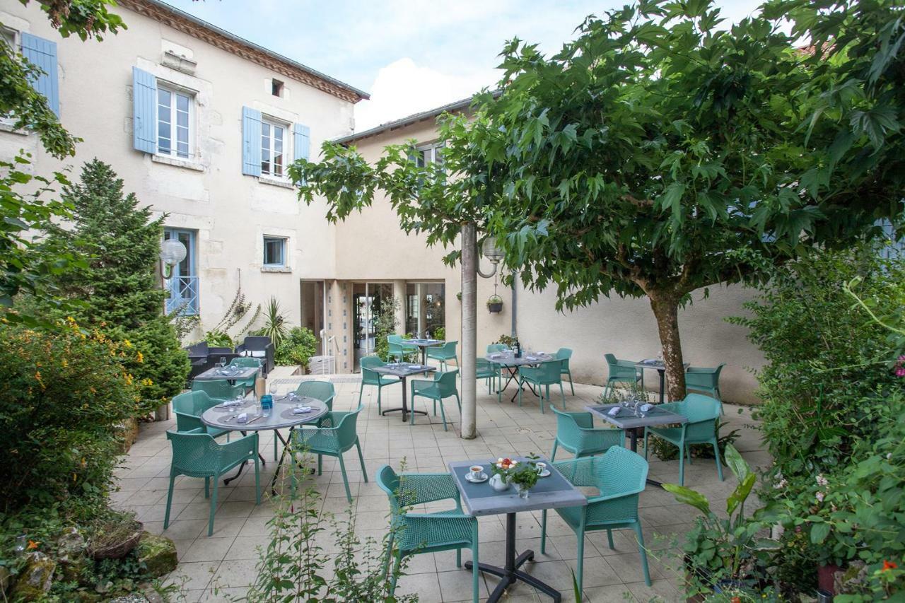 Hotel Le Lion d'Or à Manzac-sur-Vern Extérieur photo